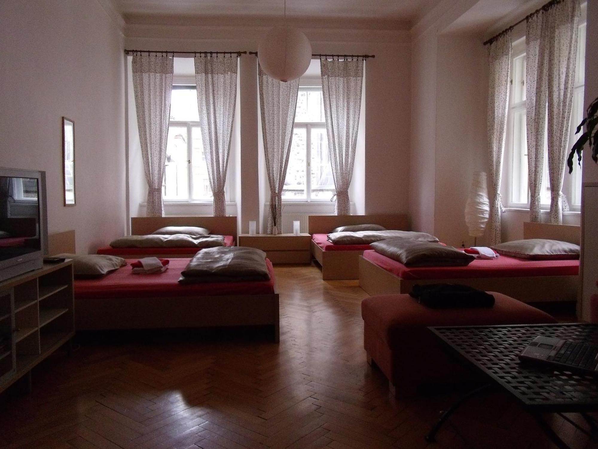 Apartments Tynska 7 Praga Exterior foto