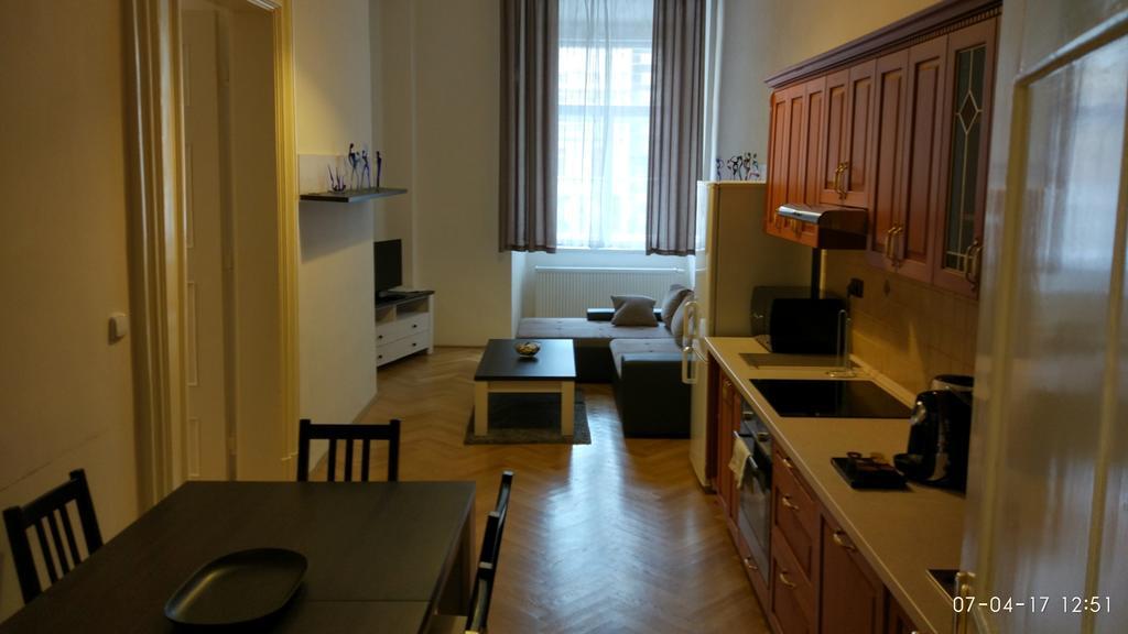 Apartments Tynska 7 Praga Exterior foto