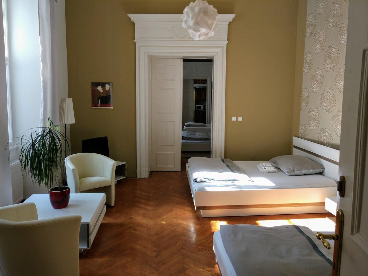 Apartments Tynska 7 Praga Exterior foto