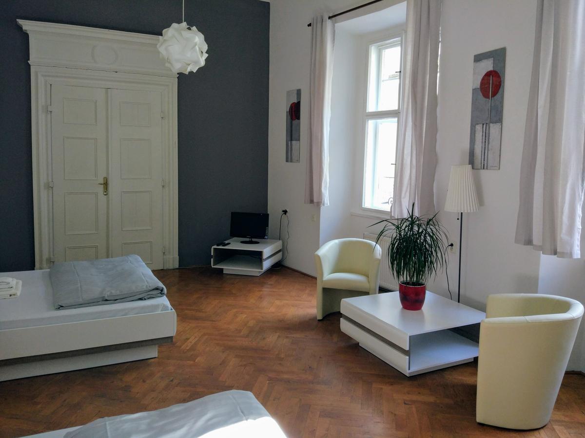 Apartments Tynska 7 Praga Exterior foto
