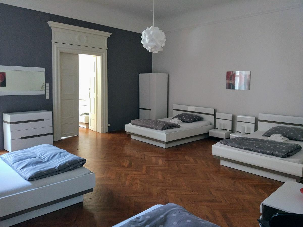 Apartments Tynska 7 Praga Exterior foto