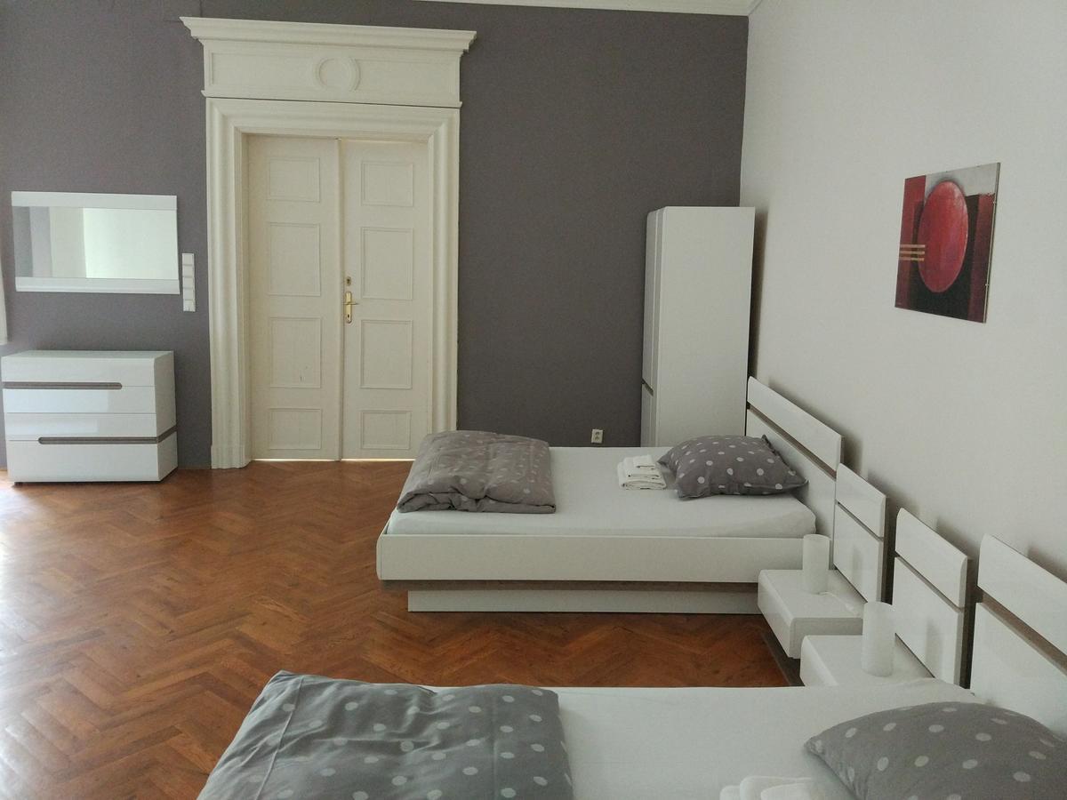 Apartments Tynska 7 Praga Exterior foto