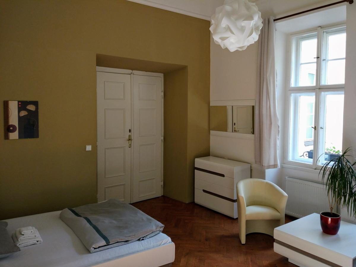 Apartments Tynska 7 Praga Exterior foto