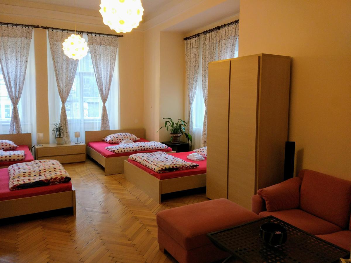 Apartments Tynska 7 Praga Exterior foto