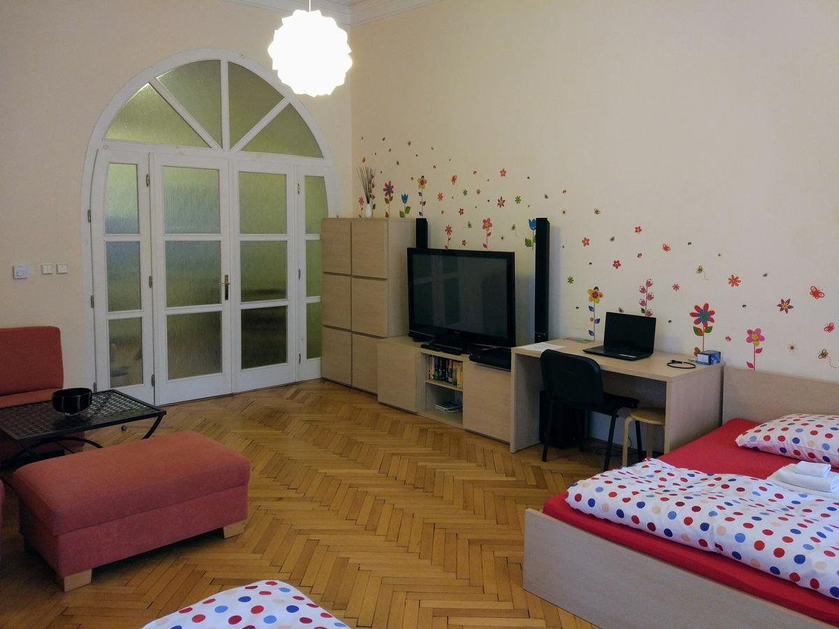 Apartments Tynska 7 Praga Exterior foto